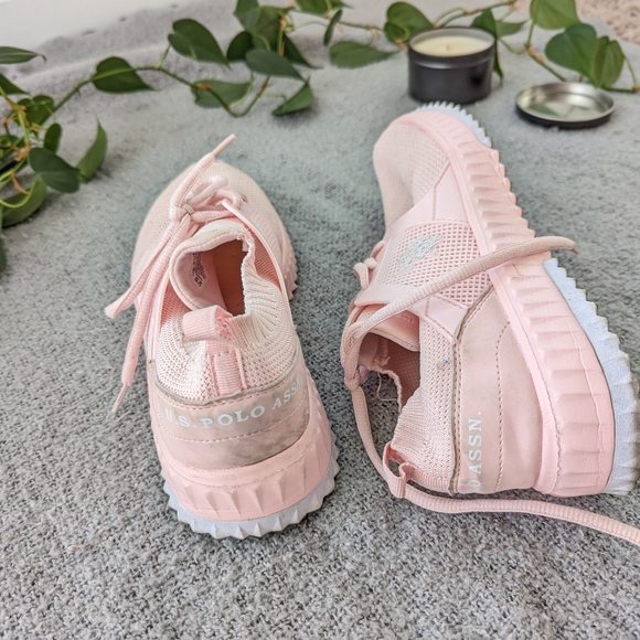 SOLD Polo sport shoes - Picture 2 of 7